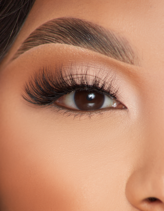 P.Louise Lashes - Betoverende affaire