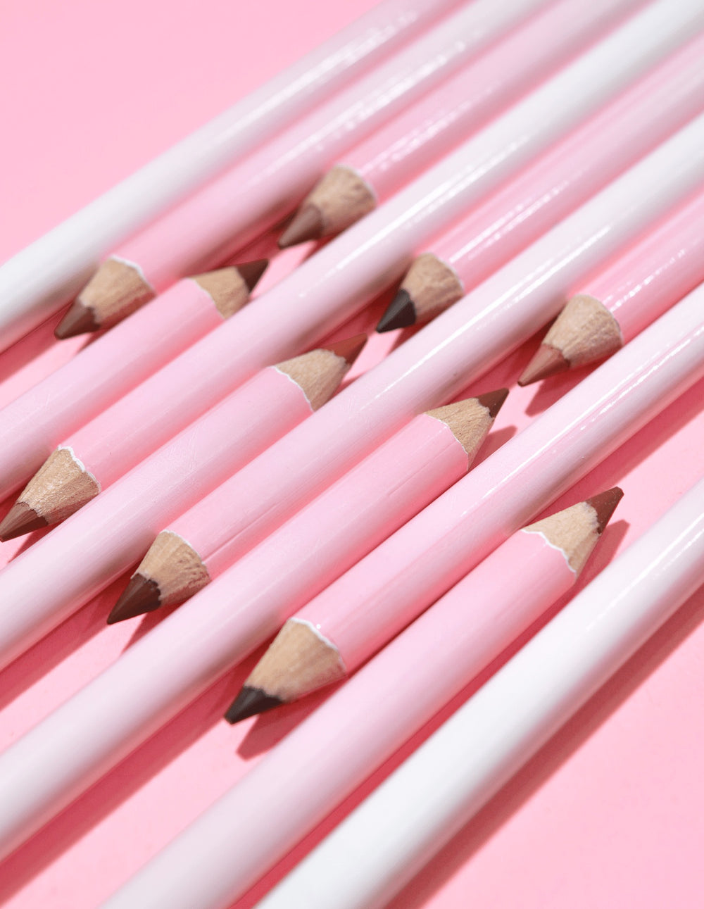 Bild der aufgereihten und einander zugewandten P.Louise Ultimate Definition Sharpenable Lip Liner