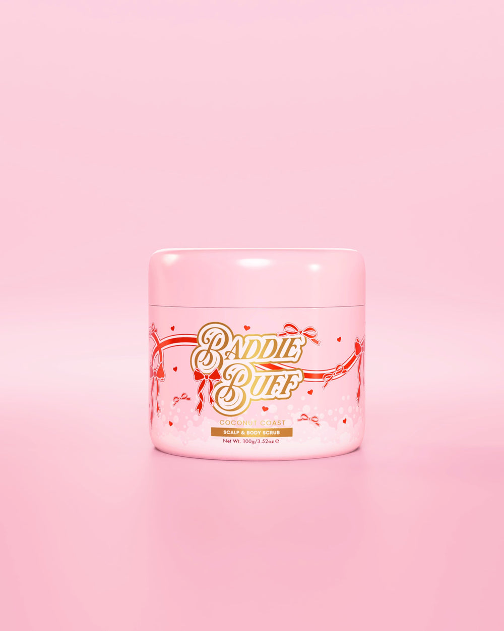 Eine rosa P.Louise-Wanne oder ein Baddie Buff Scalp and Body Sugar Scrub in Coconut Coast