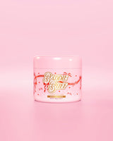 Eine rosa P.Louise-Wanne oder ein Baddie Buff Scalp and Body Sugar Scrub in Coconut Coast