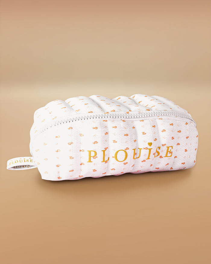 Das Softest Touch-Hautpflege-Starterset und klein bedruckte Tasche – VORBESTELLUNG